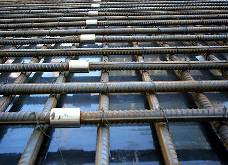 二连浩特为什么建楼房时，要在钢筋上加一排小圆环？原来作用这么大